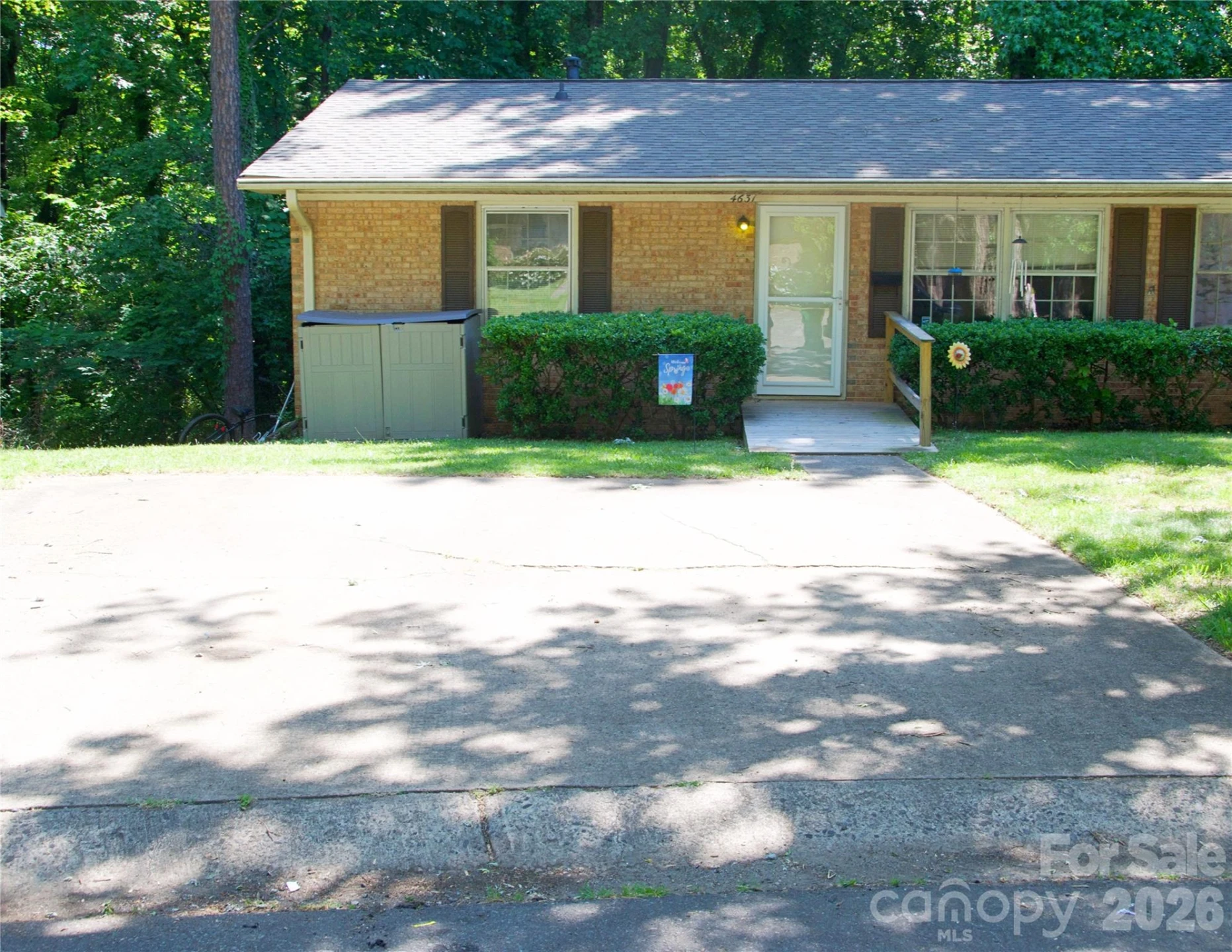 4631 Highlake Drive - Photo 2