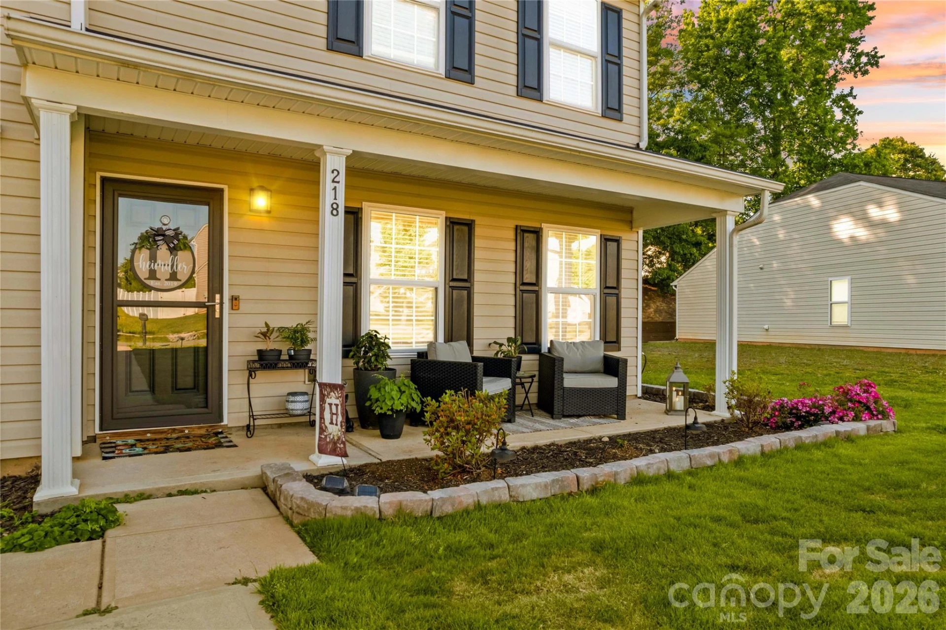 218 Valerie Drive - Photo 2