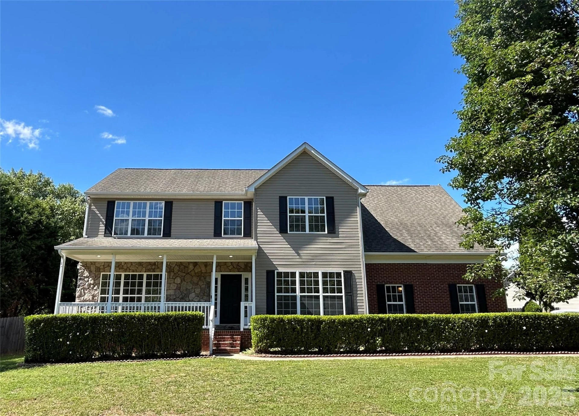 2715 Thornburg Court