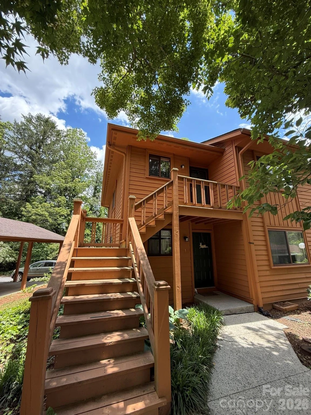 581 Courtwood Lane #6
