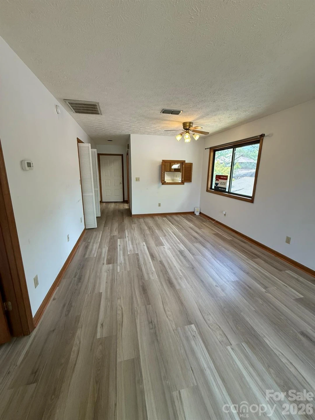 581 Courtwood Lane #6 - Photo 2