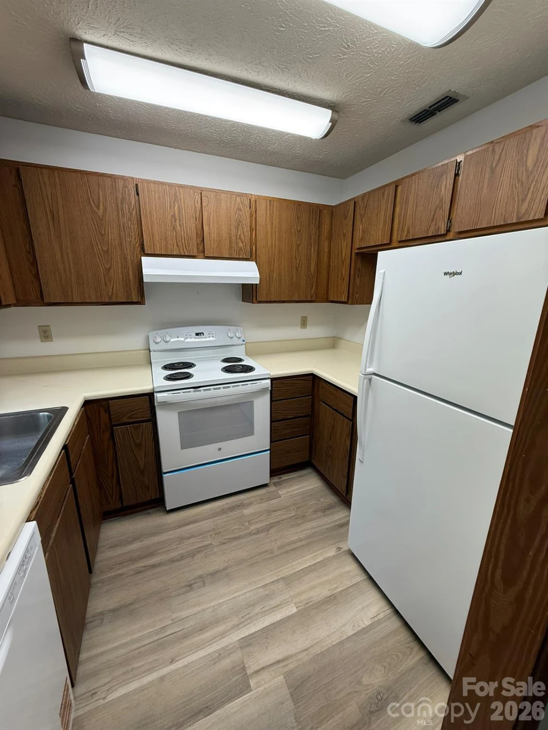 581 Courtwood Lane #6 - Photo 3
