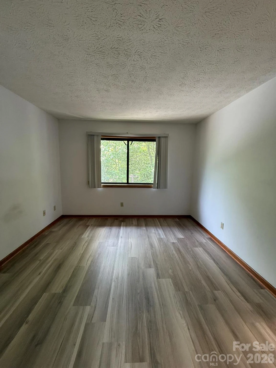 581 Courtwood Lane #6 - Photo 4