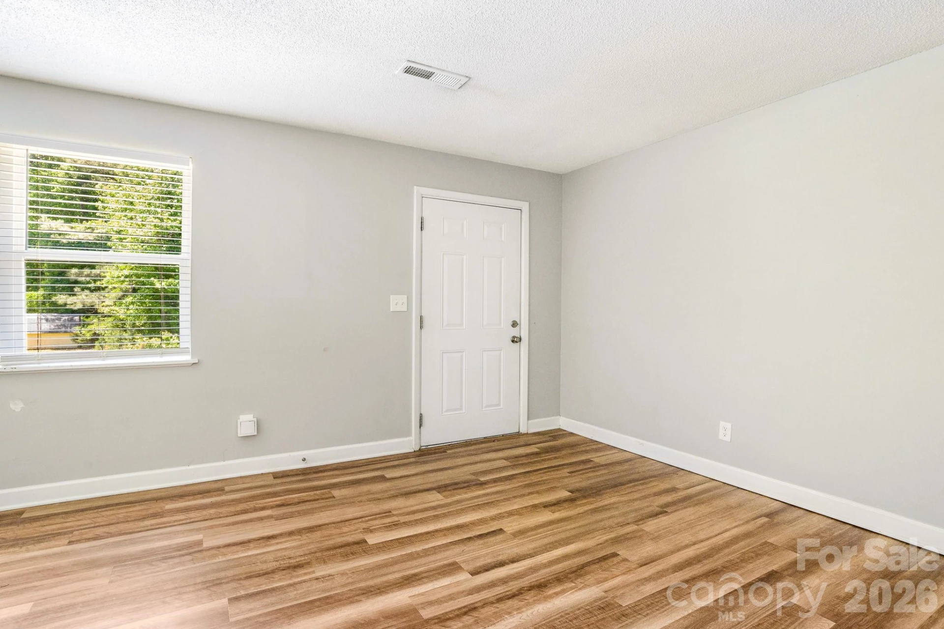 409 Anne Avenue - Photo 4