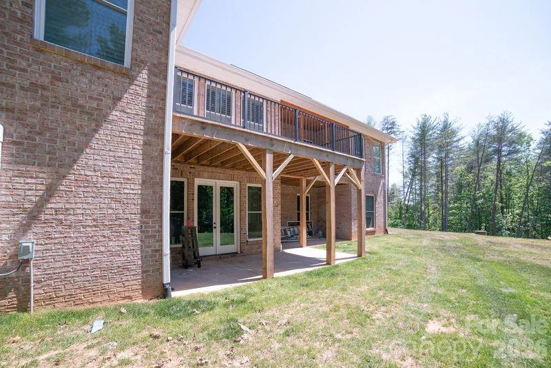 2026 Robert Drive - Photo 2