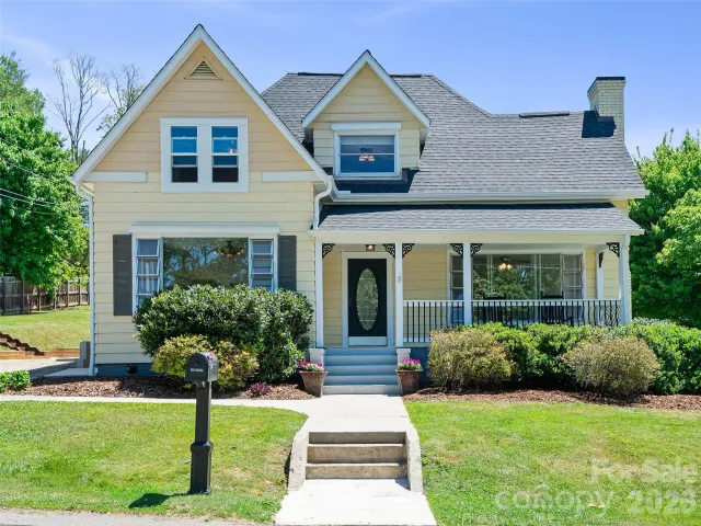 118 Robertson Street, Burnsville, NC, 28714