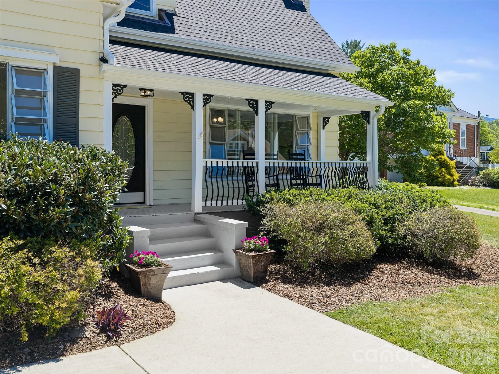 118 Robertson Street - Photo 2