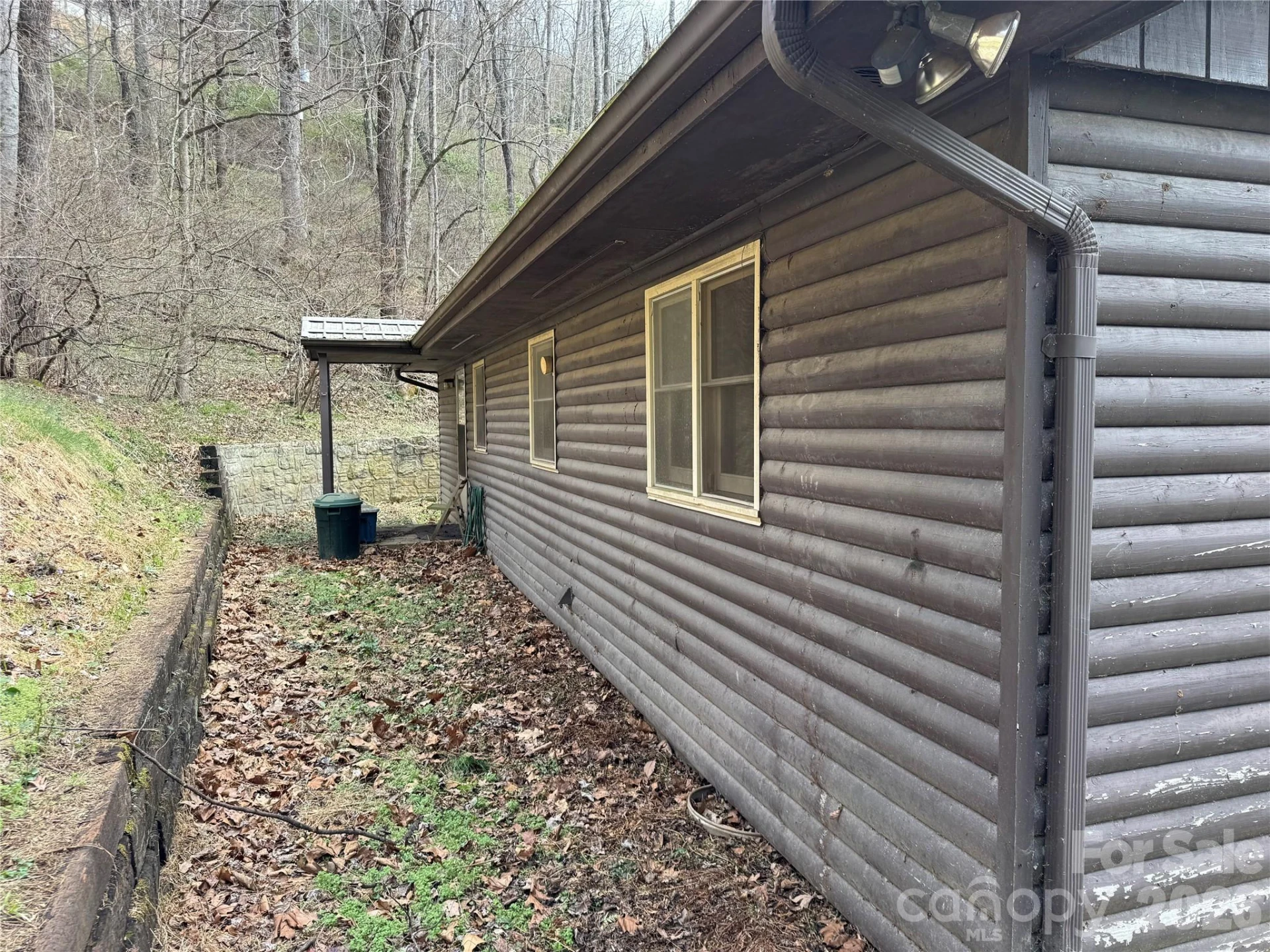 814 Mountain View Drive - Photo 2