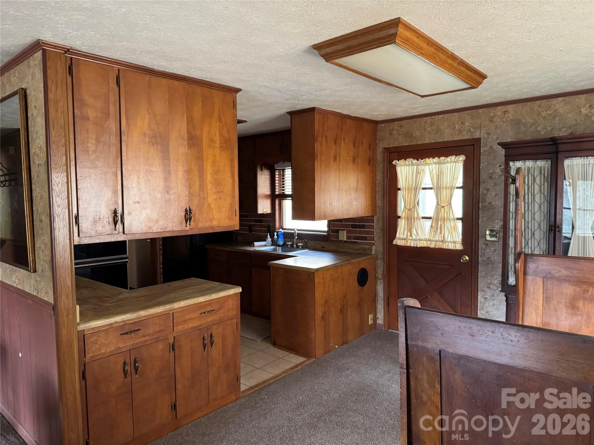 814 Mountain View Drive - Photo 6