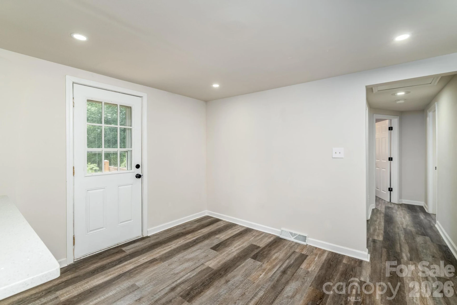 607 Carlos Street - Photo 15