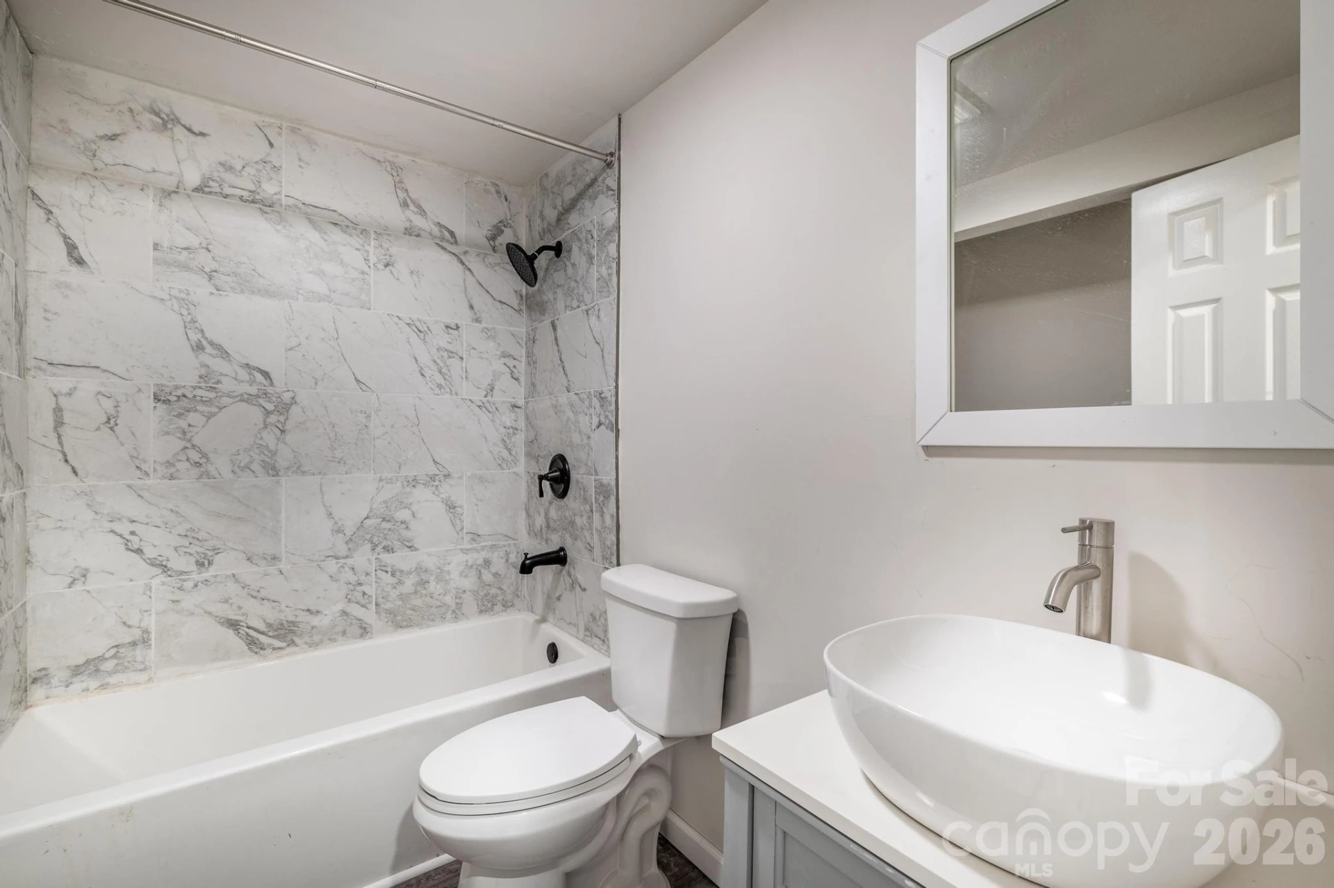 607 Carlos Street - Photo 8