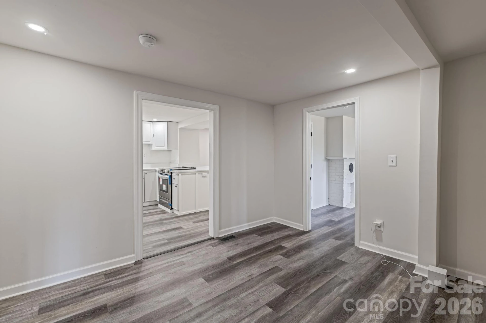 607 Carlos Street - Photo 10