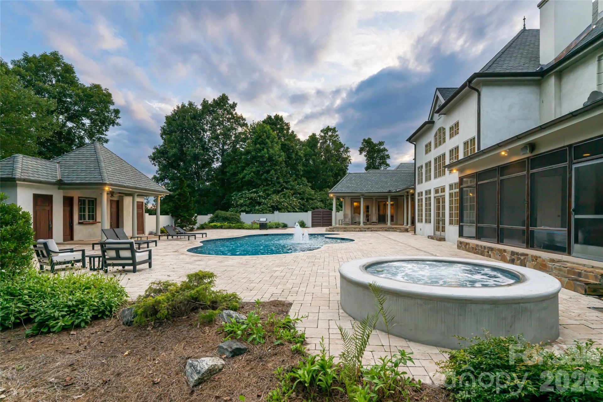 316 Braeside Court - Photo 4