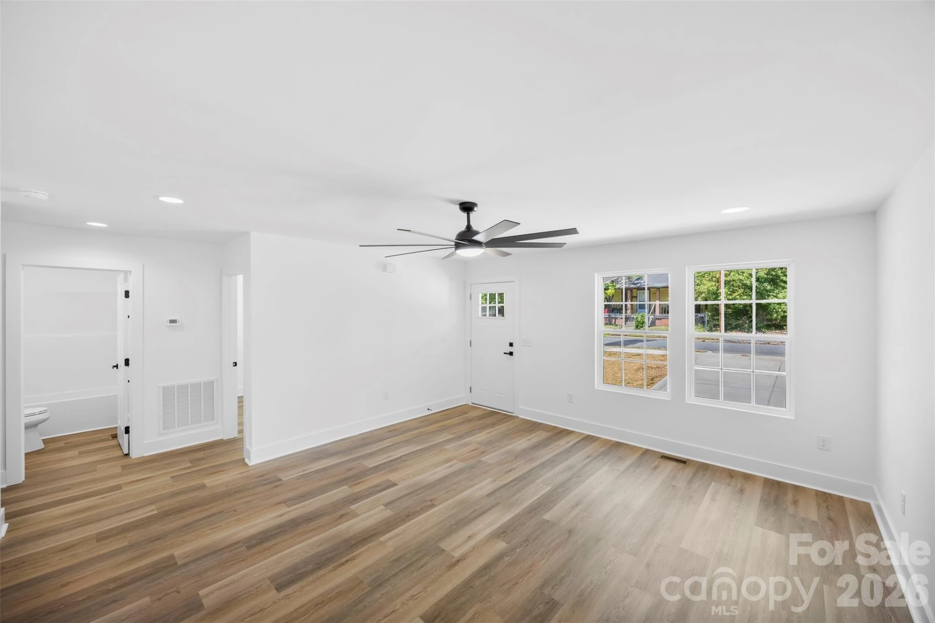 1511 Horah Street - Photo 6
