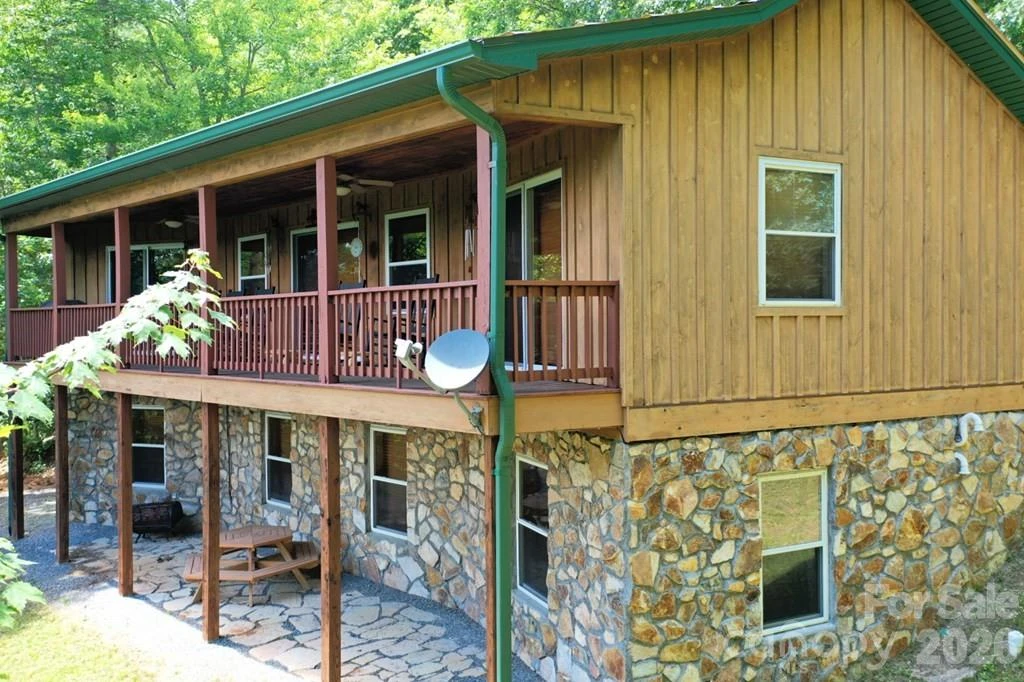 470 Bear Ridge Road - Photo 3
