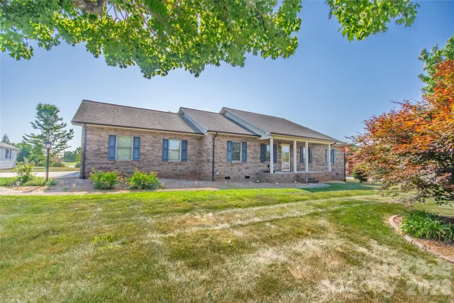 151 Meadow Oaks Drive, Statesville, NC, 28625