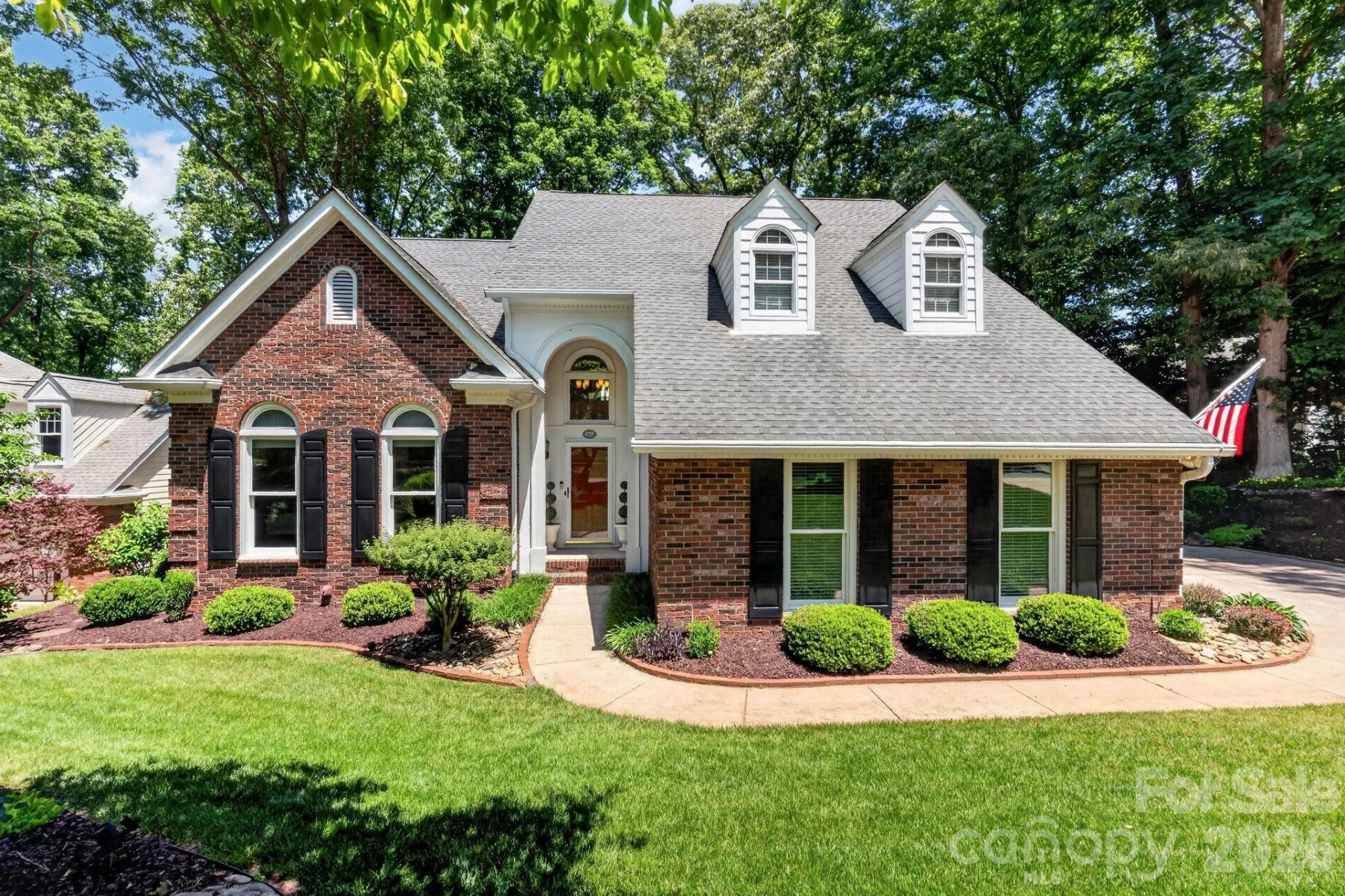 15211 Sharrow Bay Court