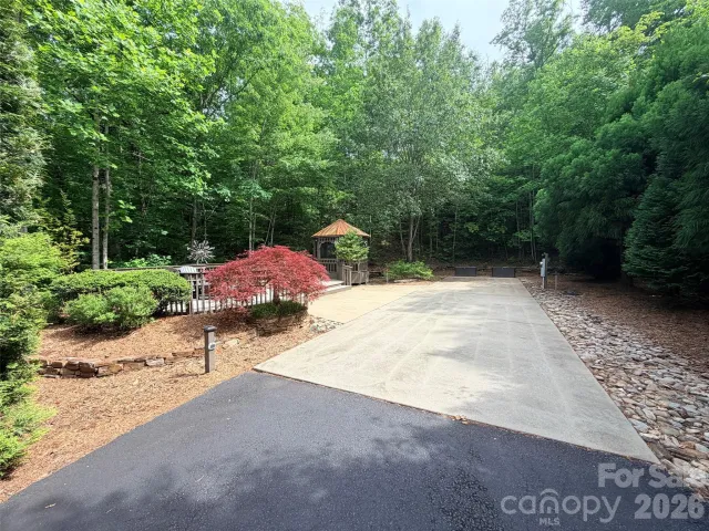 104 Willis Way, Lake Lure, NC, 28746
