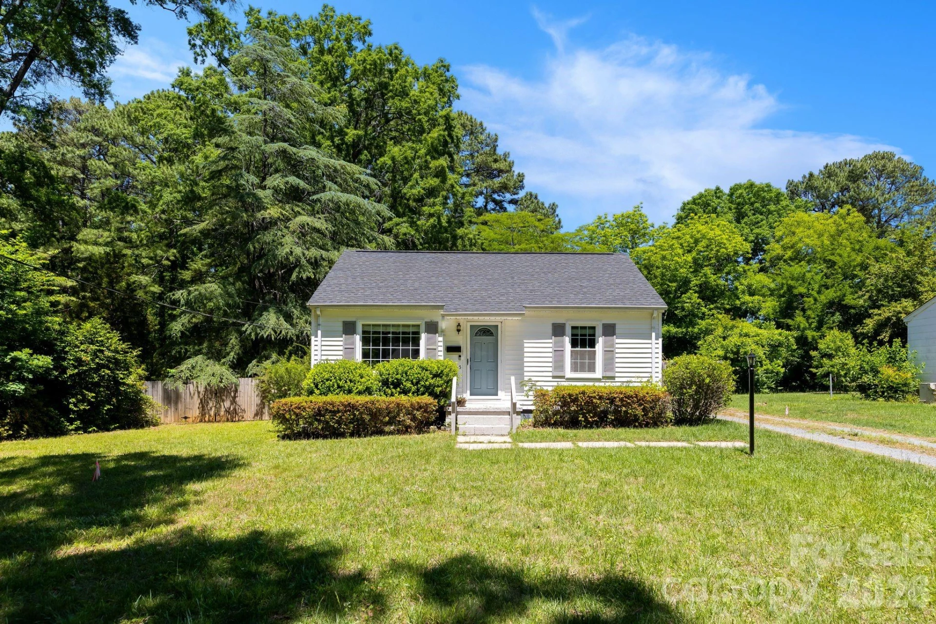 5235 Auburndale Road - Photo 2