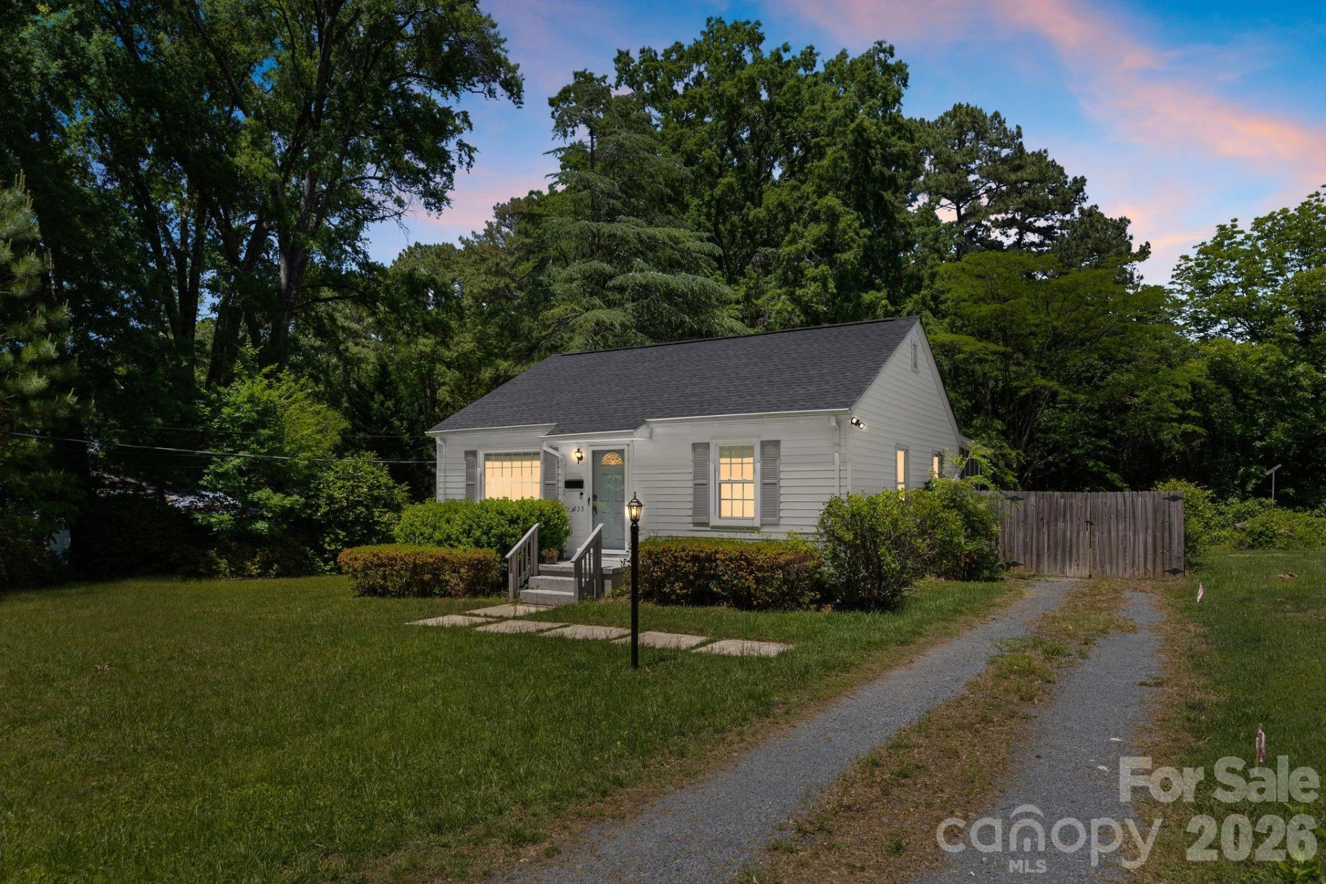 5235 Auburndale Road - Photo 4