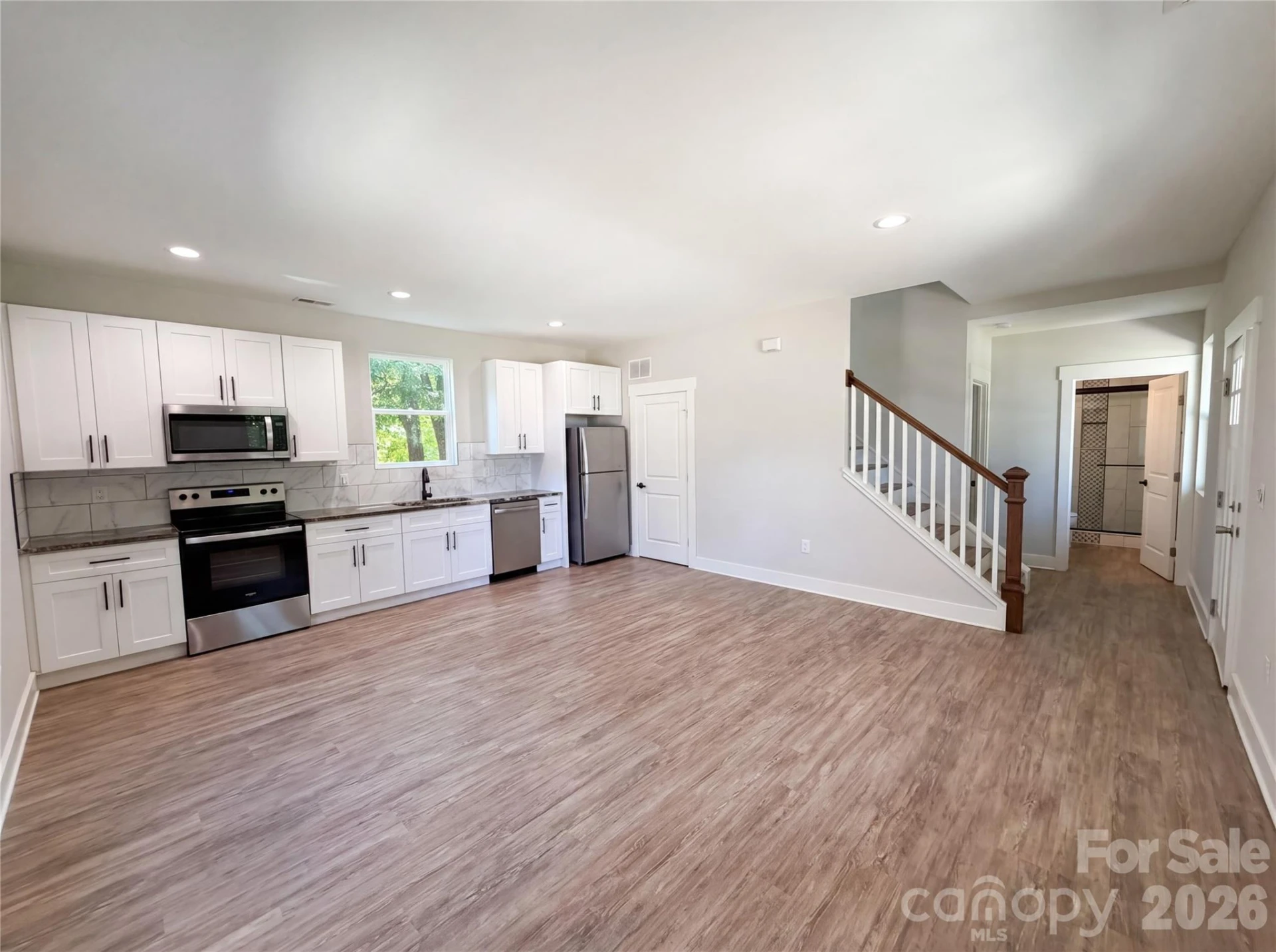 1402 Martin Luther King Avenue - Photo 2