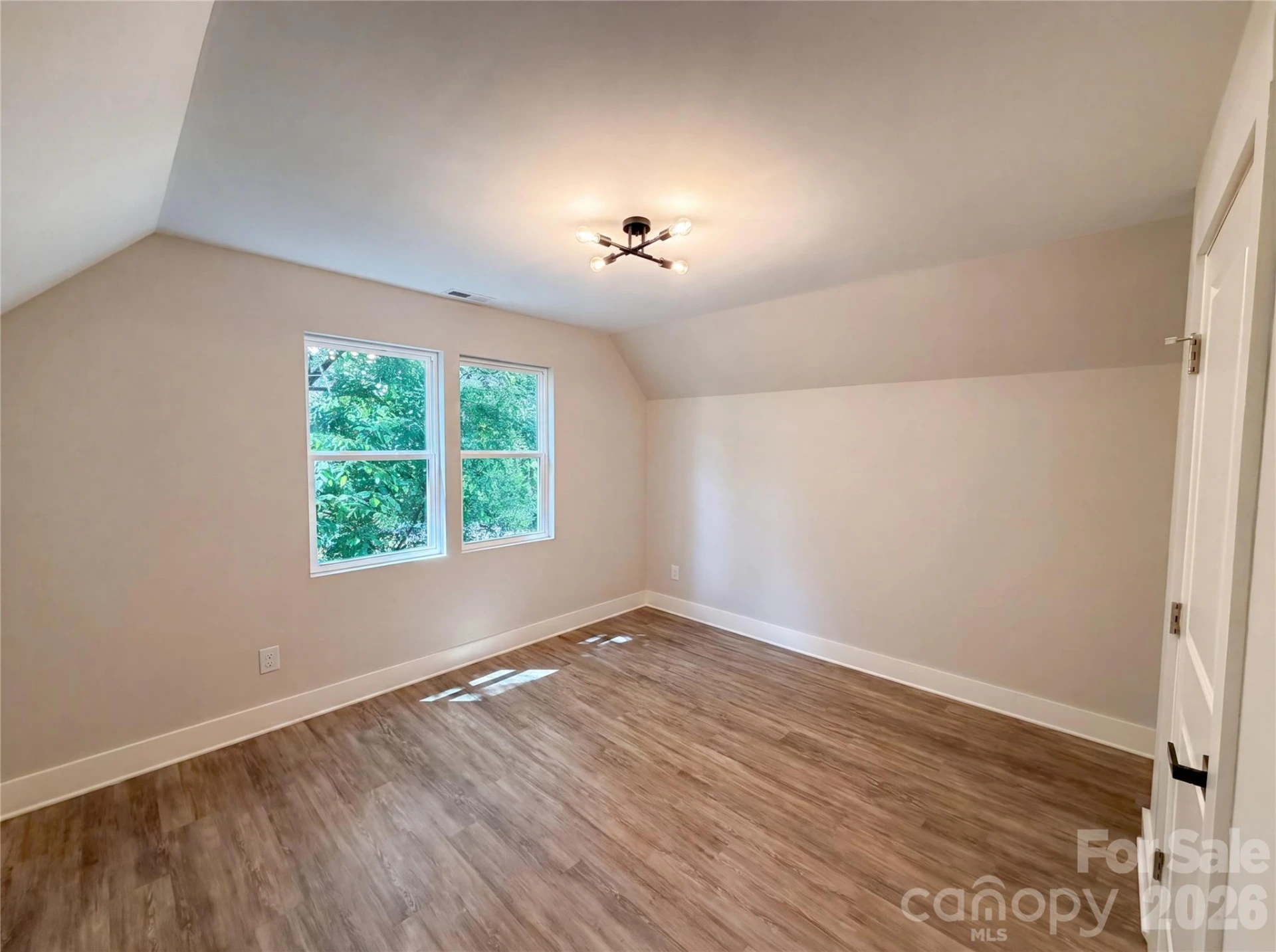1402 Martin Luther King Avenue - Photo 4
