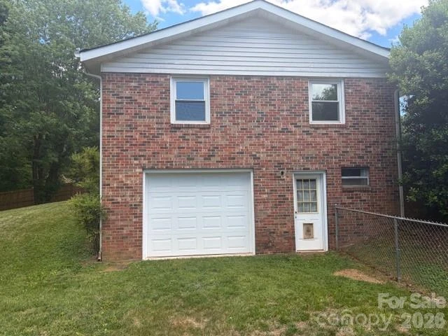 242 Edgewood Circle #3 - Photo 2