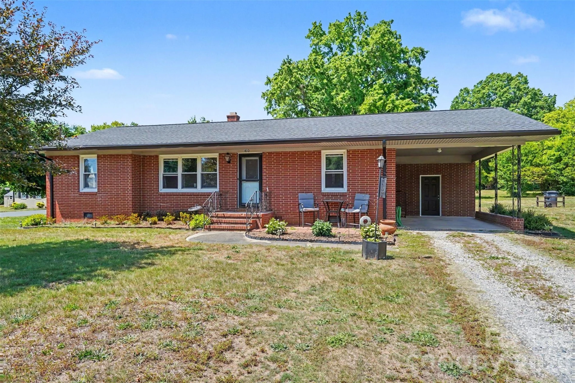 410 Airport Road - Photo 4