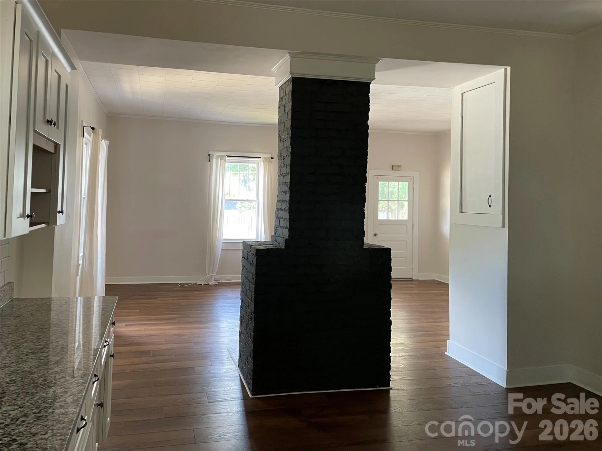311 Rose Avenue - Photo 6