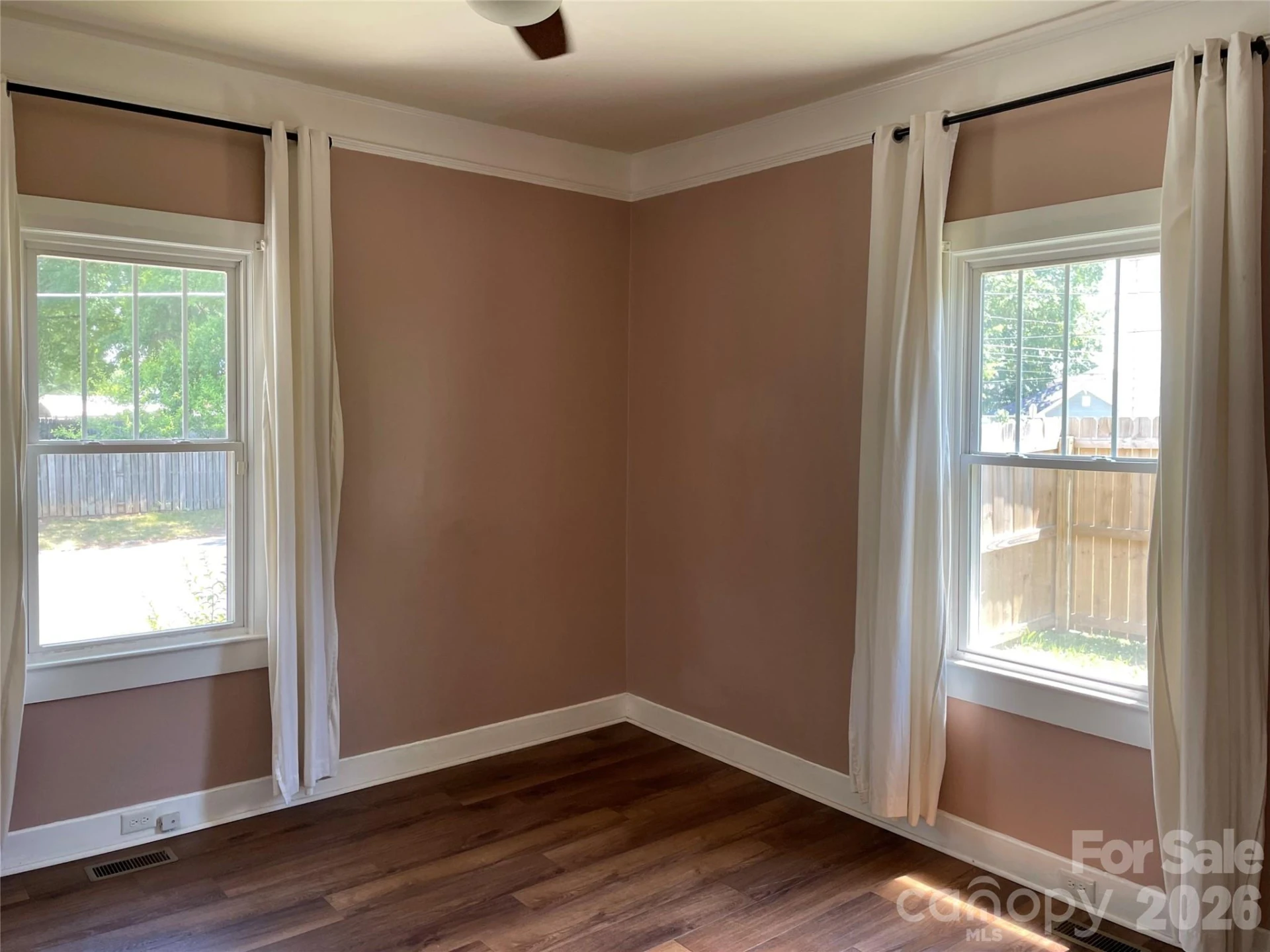 311 Rose Avenue - Photo 10