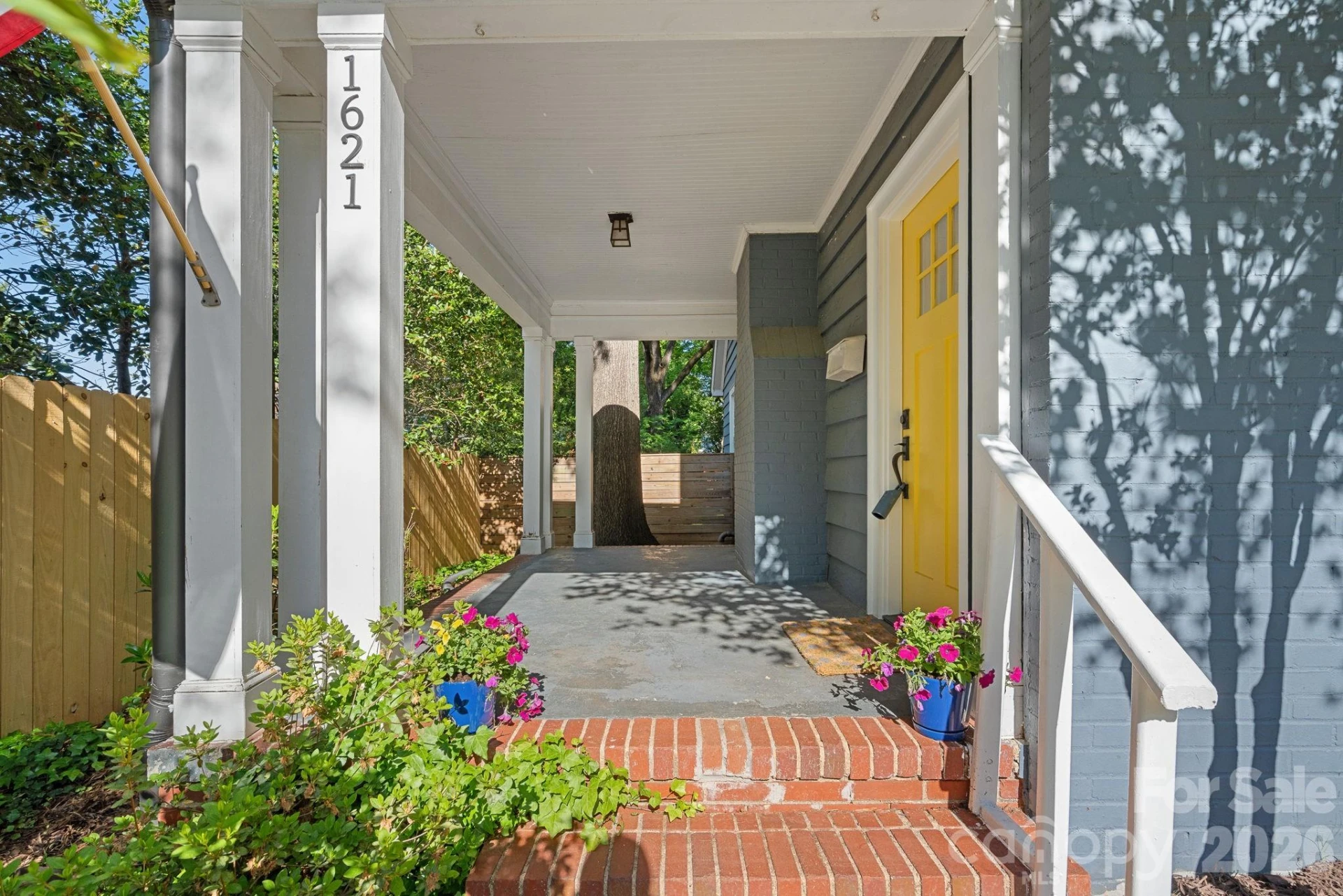 1621 Morningside Drive - Photo 3