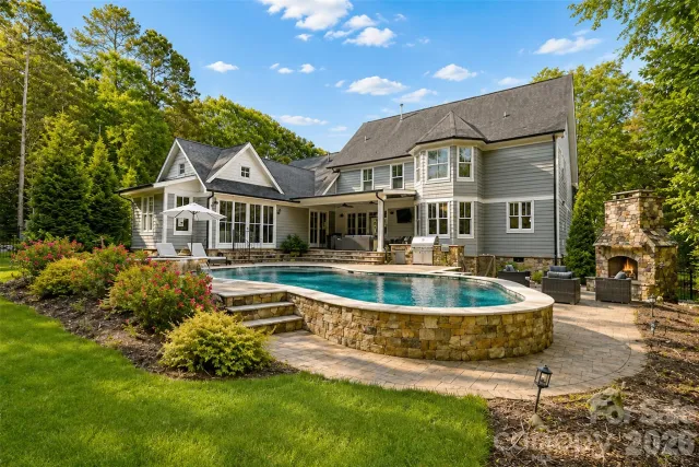 18616 Maplecroft Lake Lane