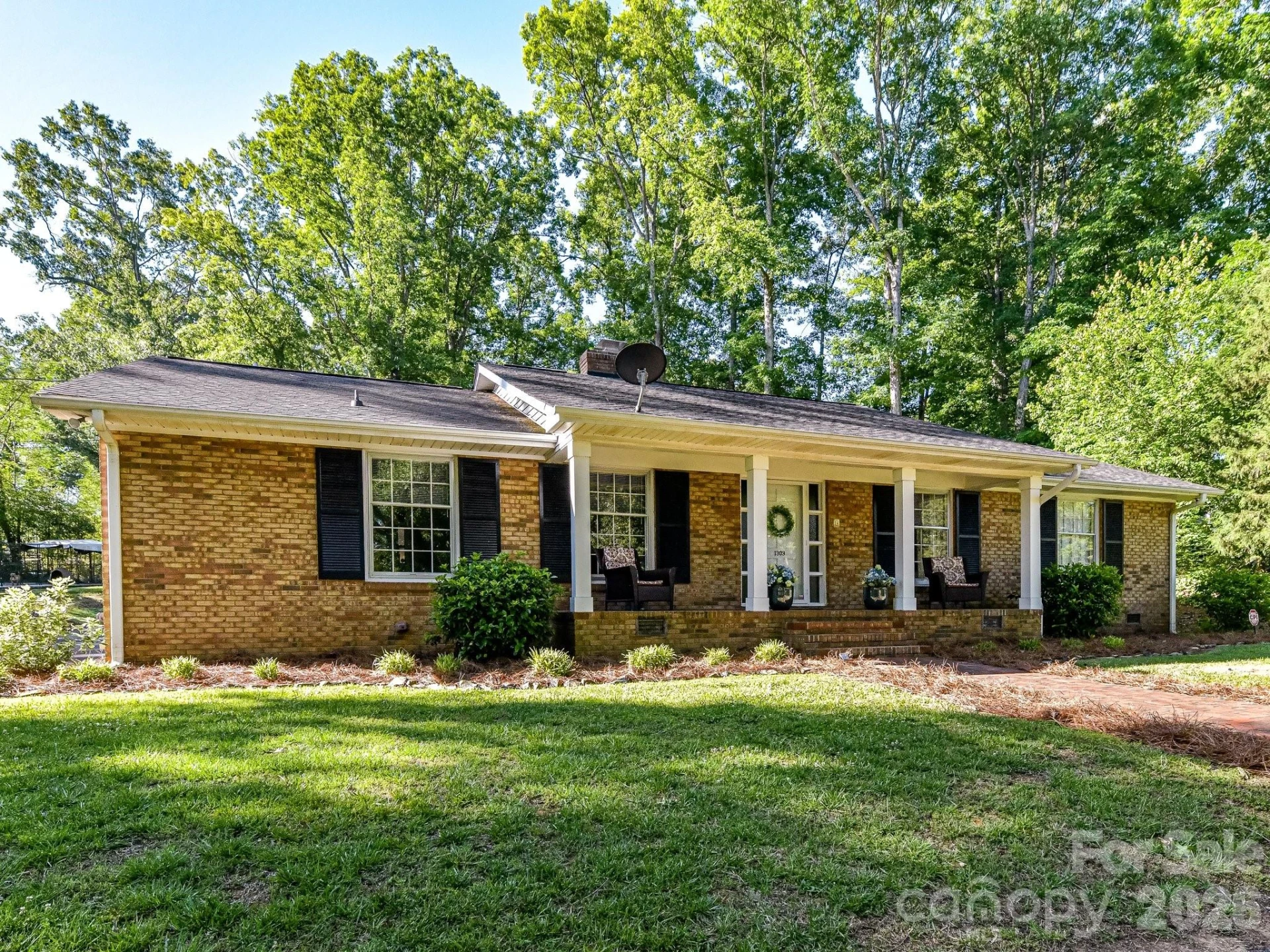 1303 Quail Drive - Photo 4