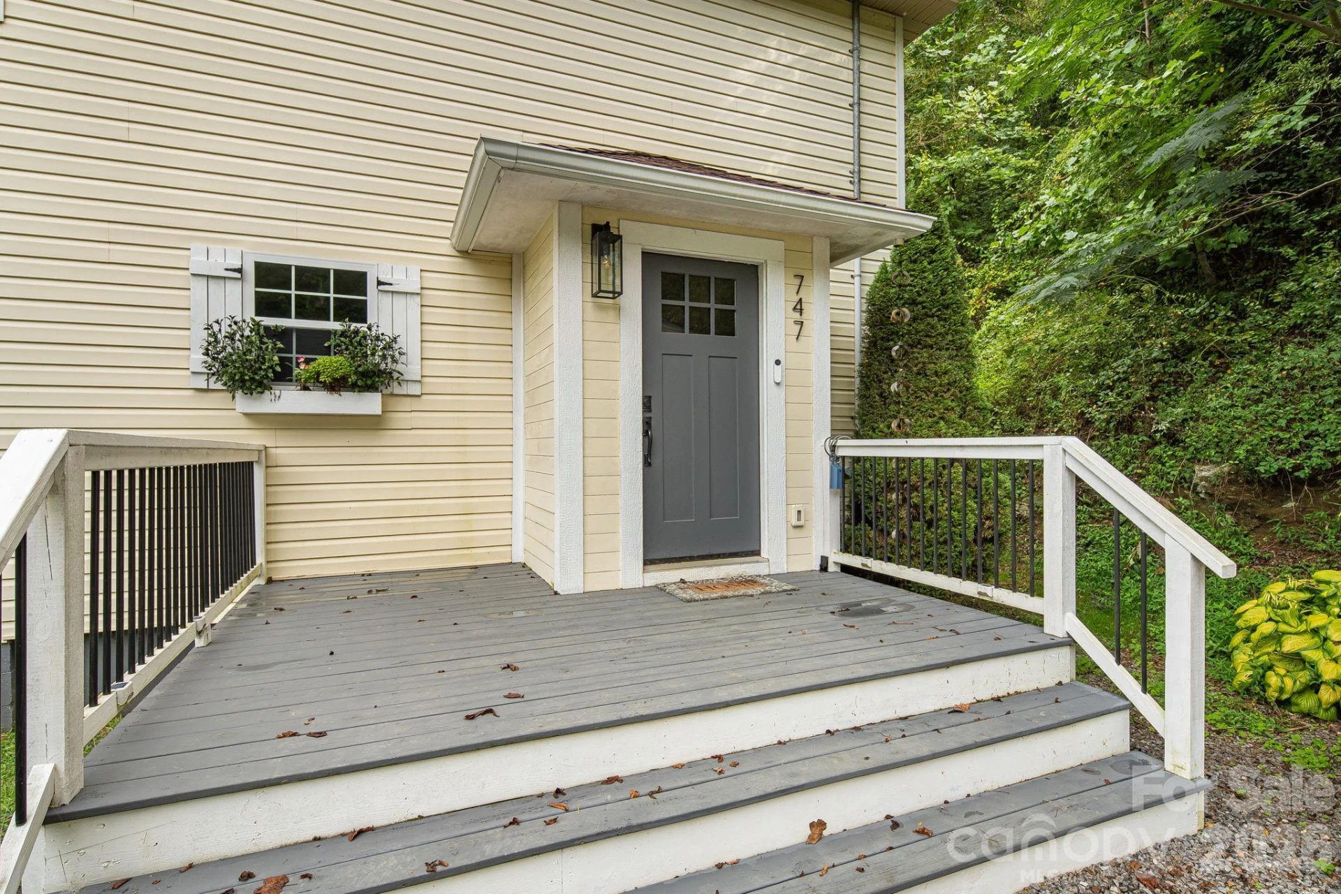 747 Osborne Road - Photo 5