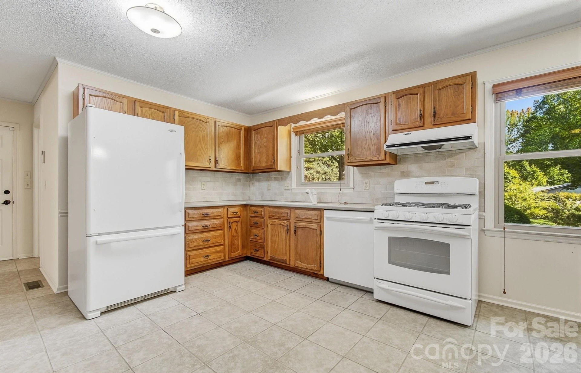 106 Muirfield Court - Photo 6