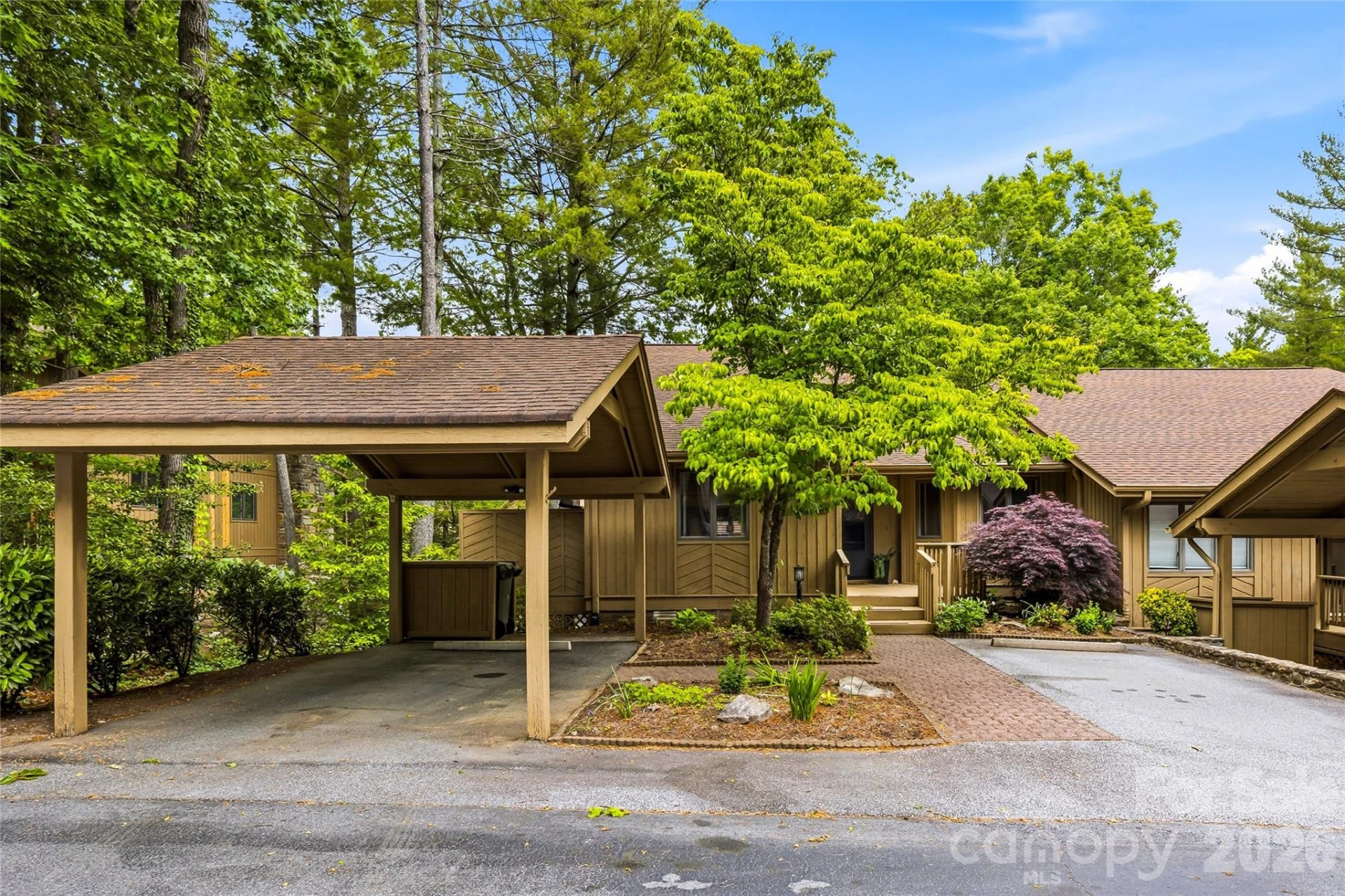 205 Scarlet Oak Lane
