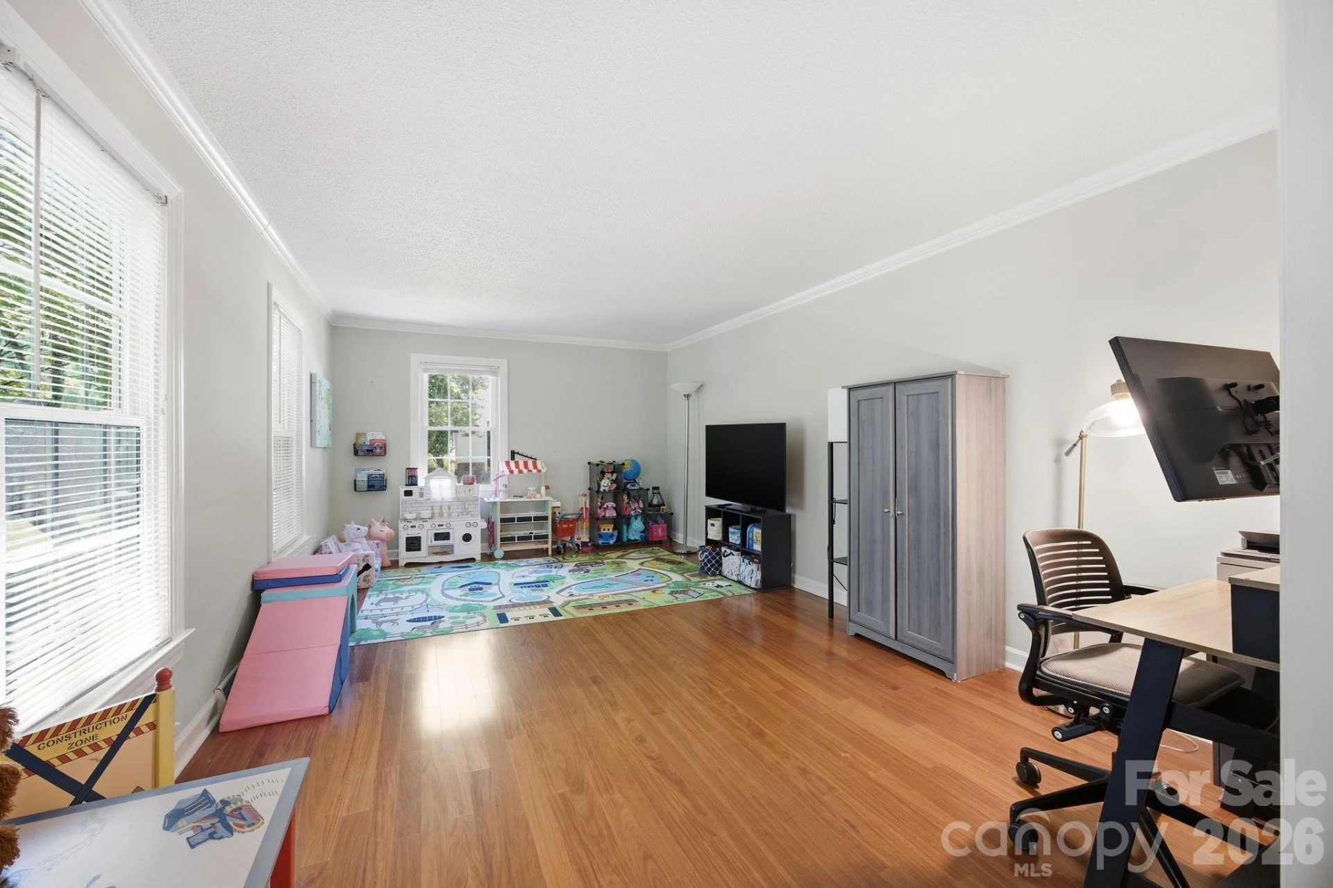 502 Camelot Drive - Photo 11