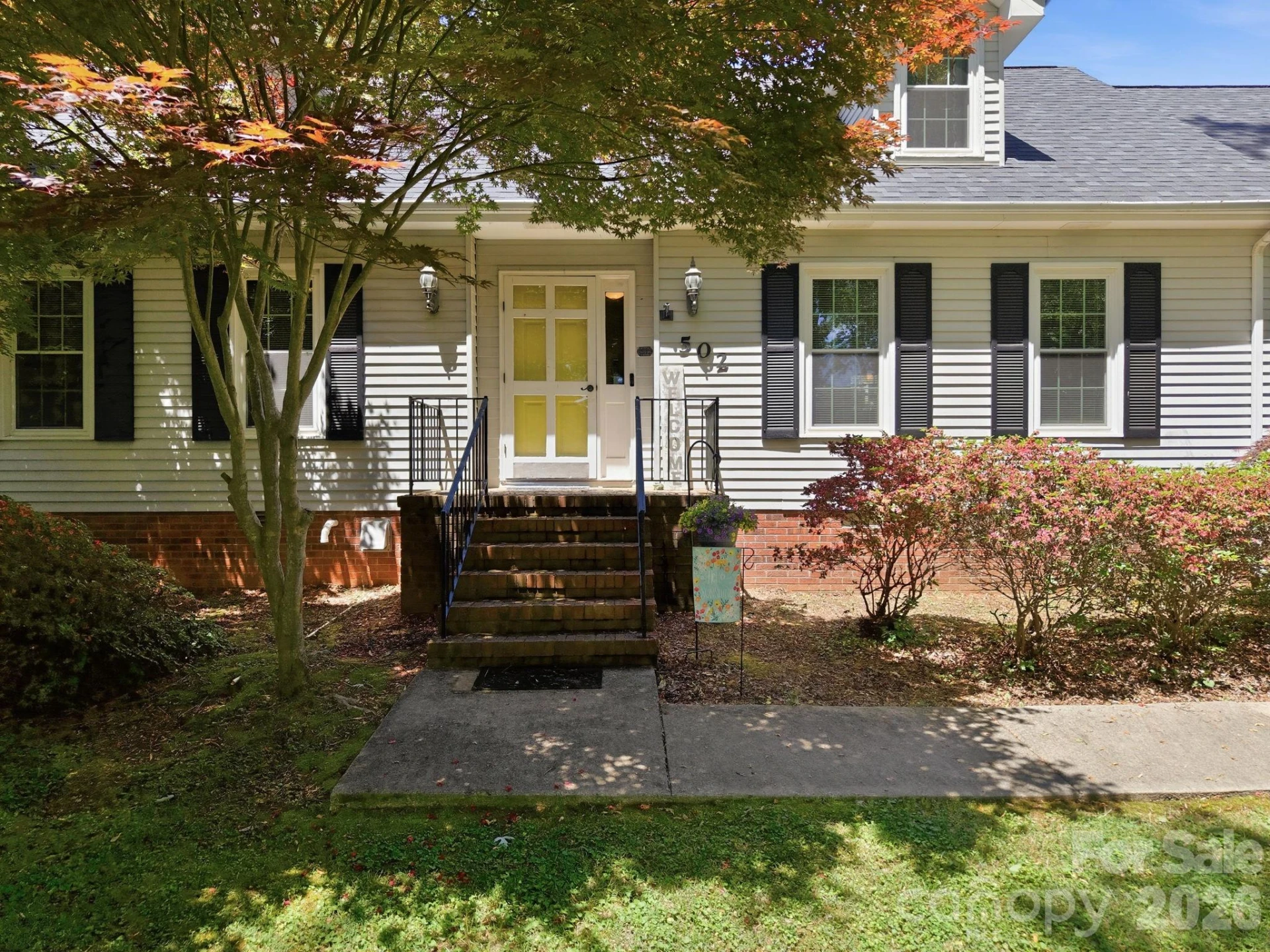 502 Camelot Drive - Photo 4