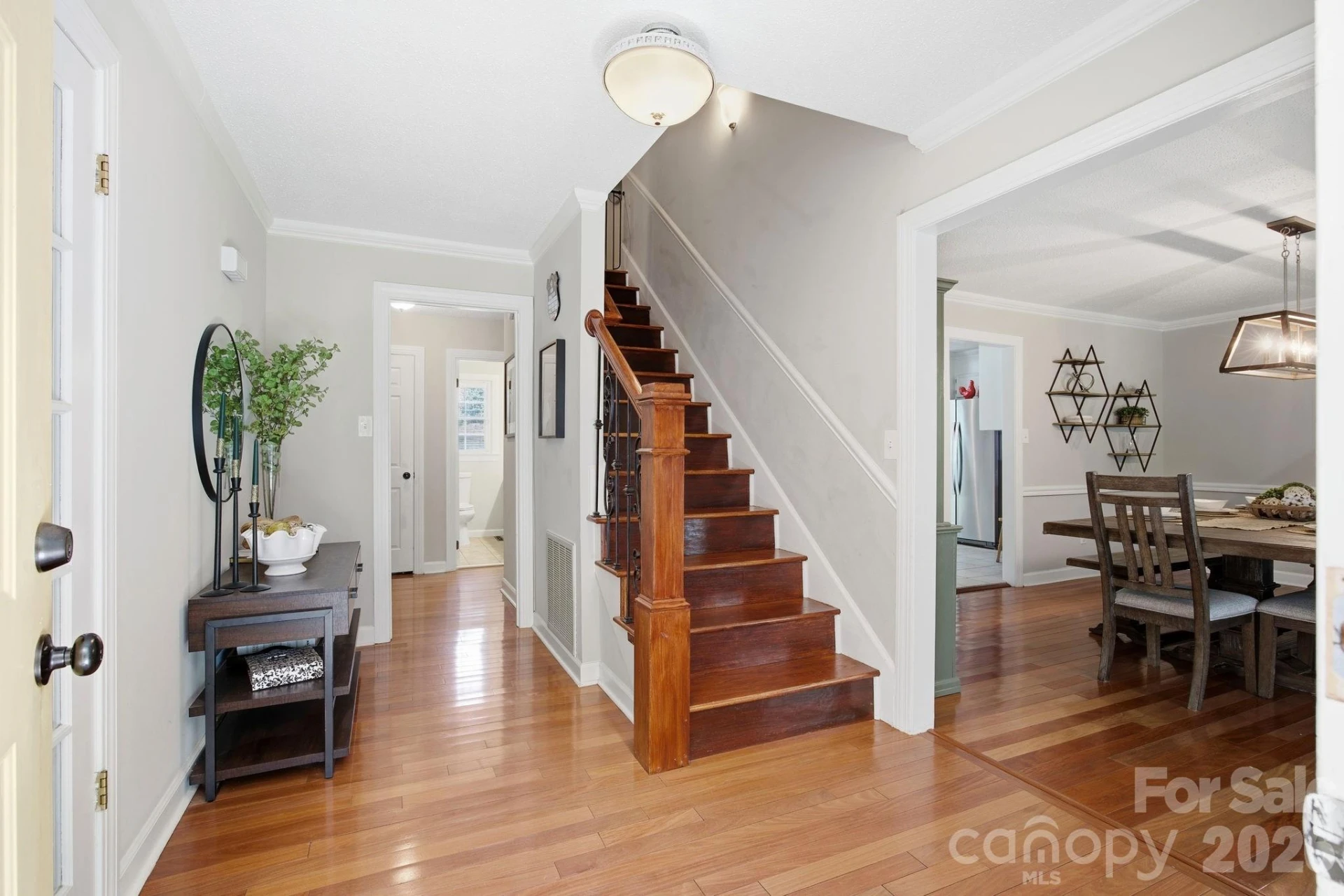 502 Camelot Drive - Photo 6