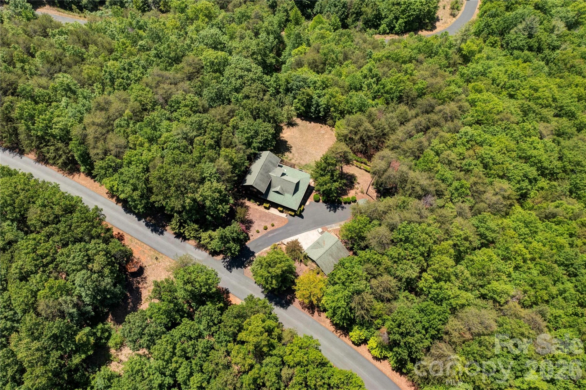 389 Woodgate Drive - Photo 2