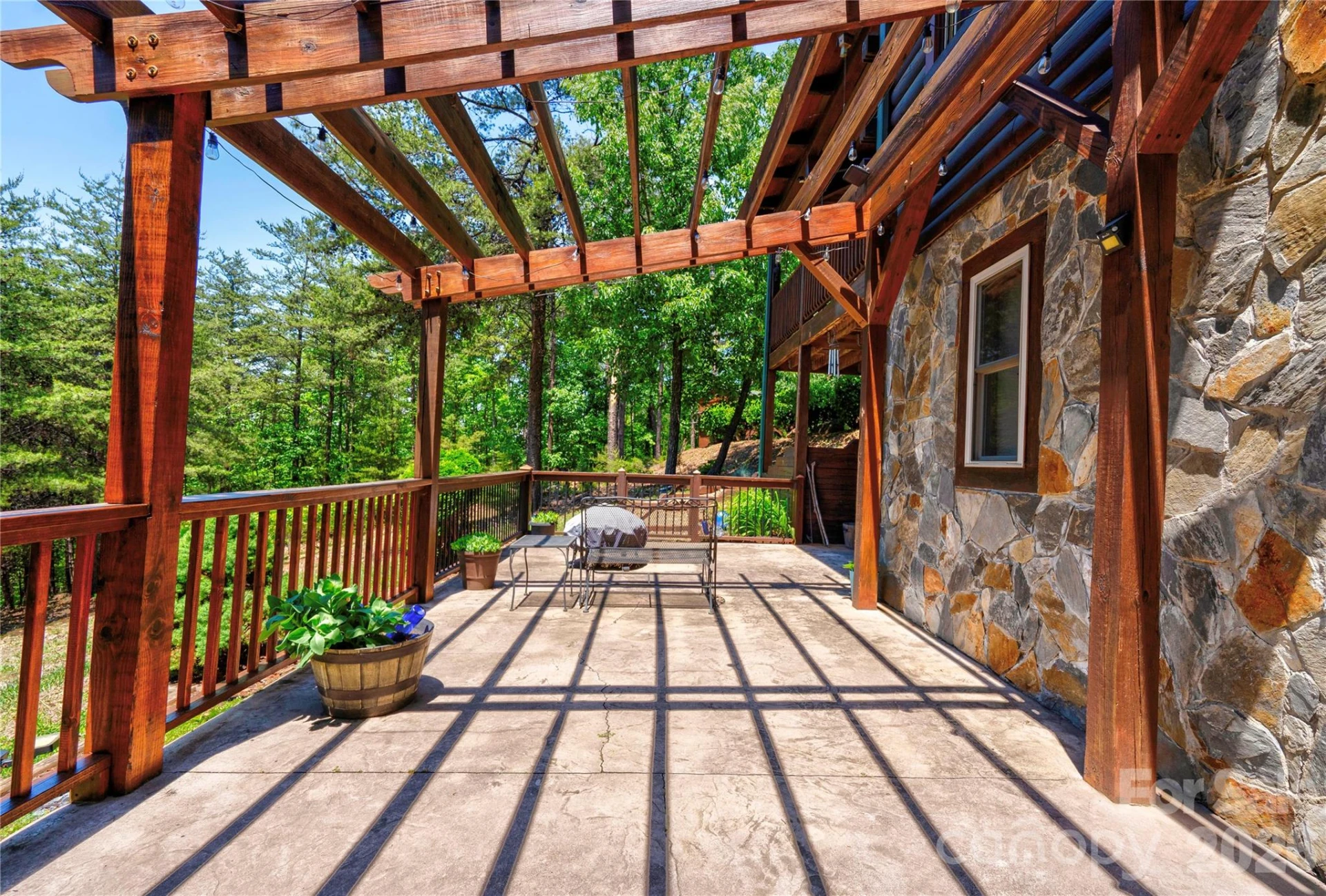 389 Woodgate Drive - Photo 23