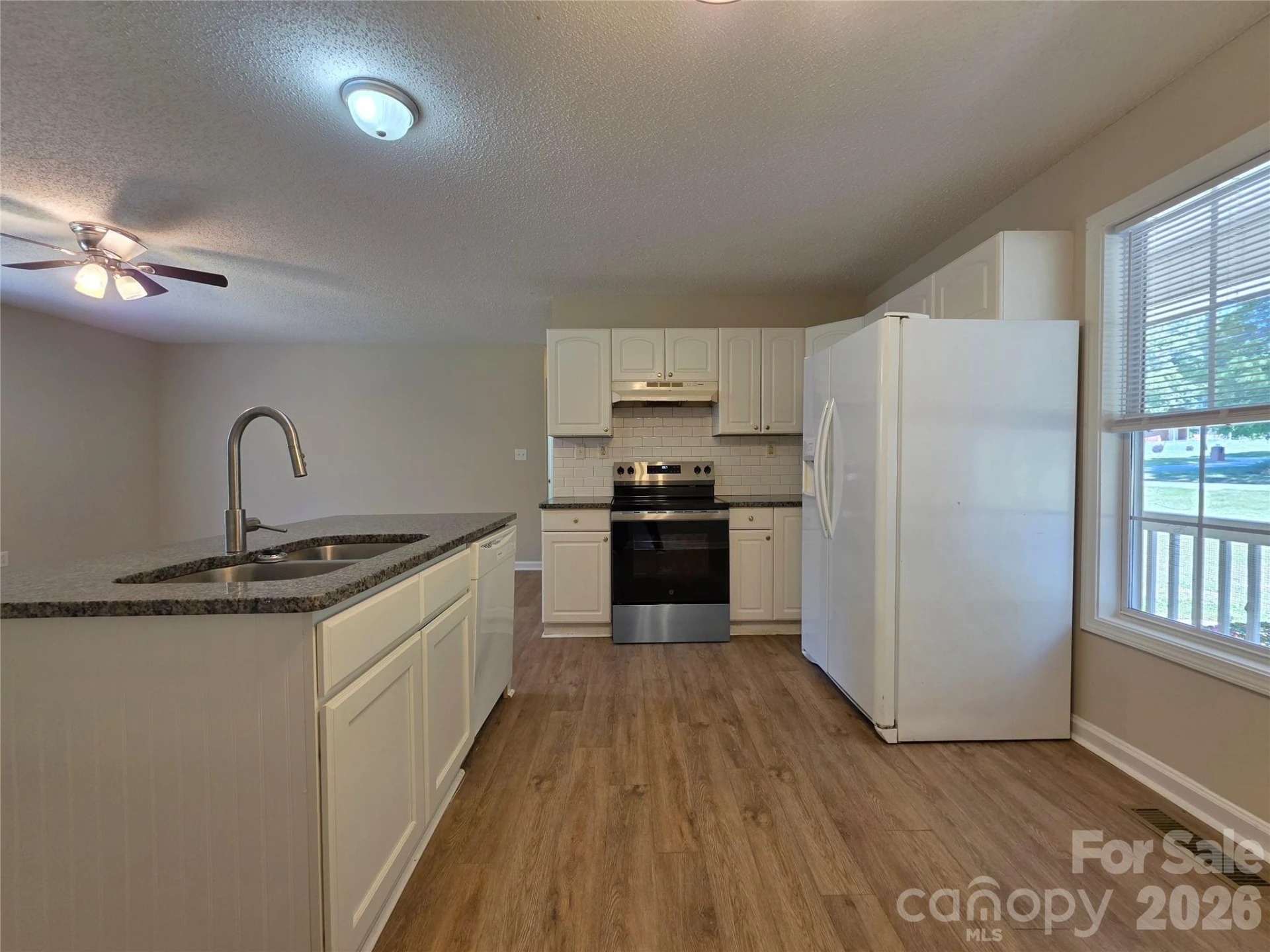 1225 Beard Street - Photo 4