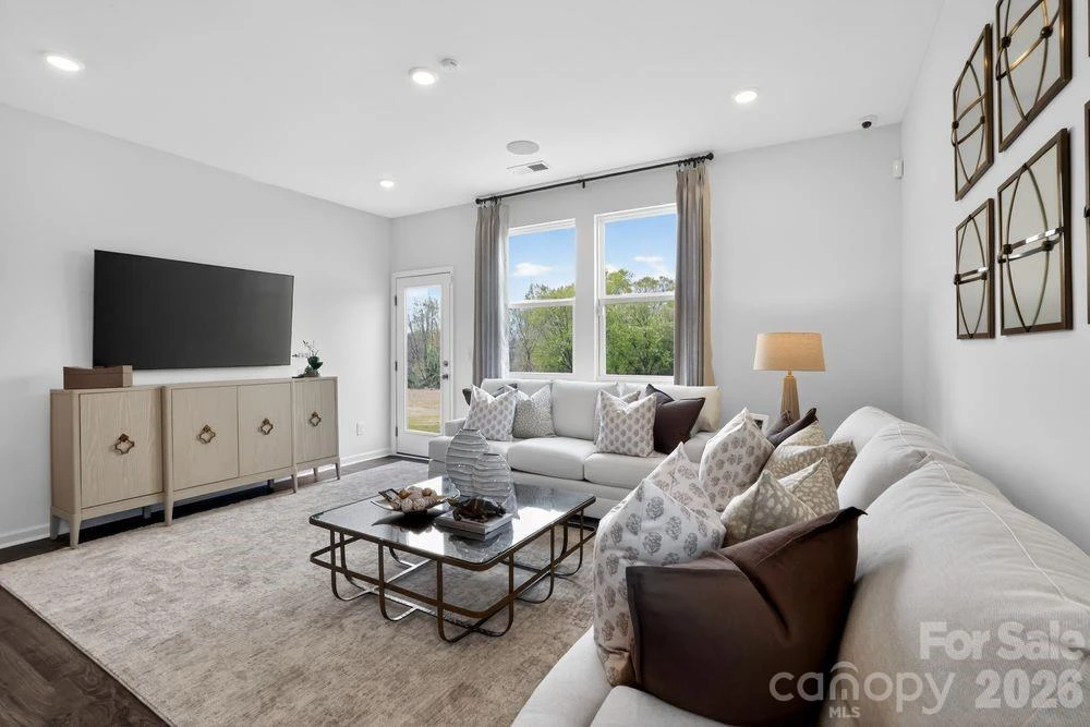 407 Silver Birch Court - Photo 11