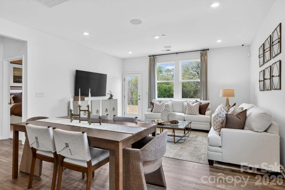 407 Silver Birch Court - Photo 4