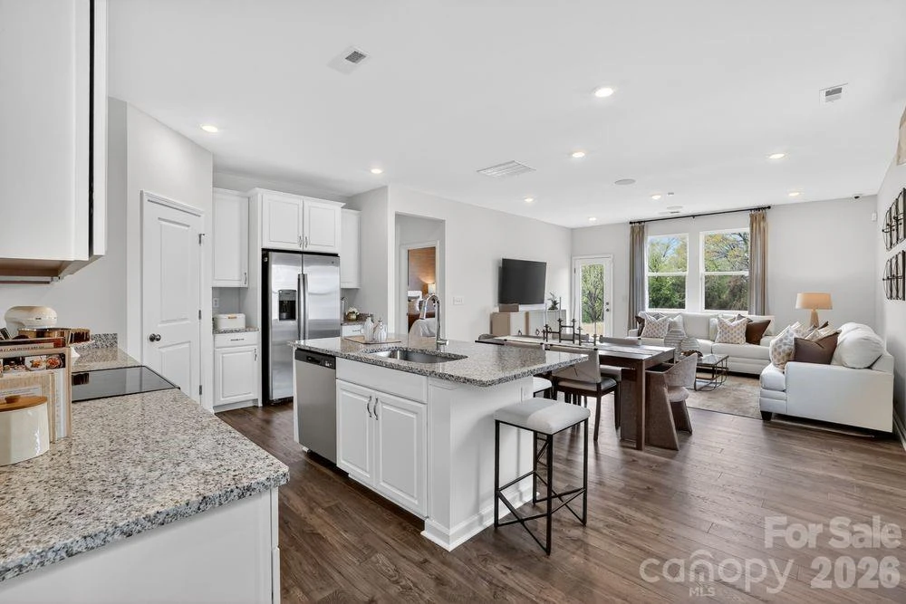 407 Silver Birch Court - Photo 8