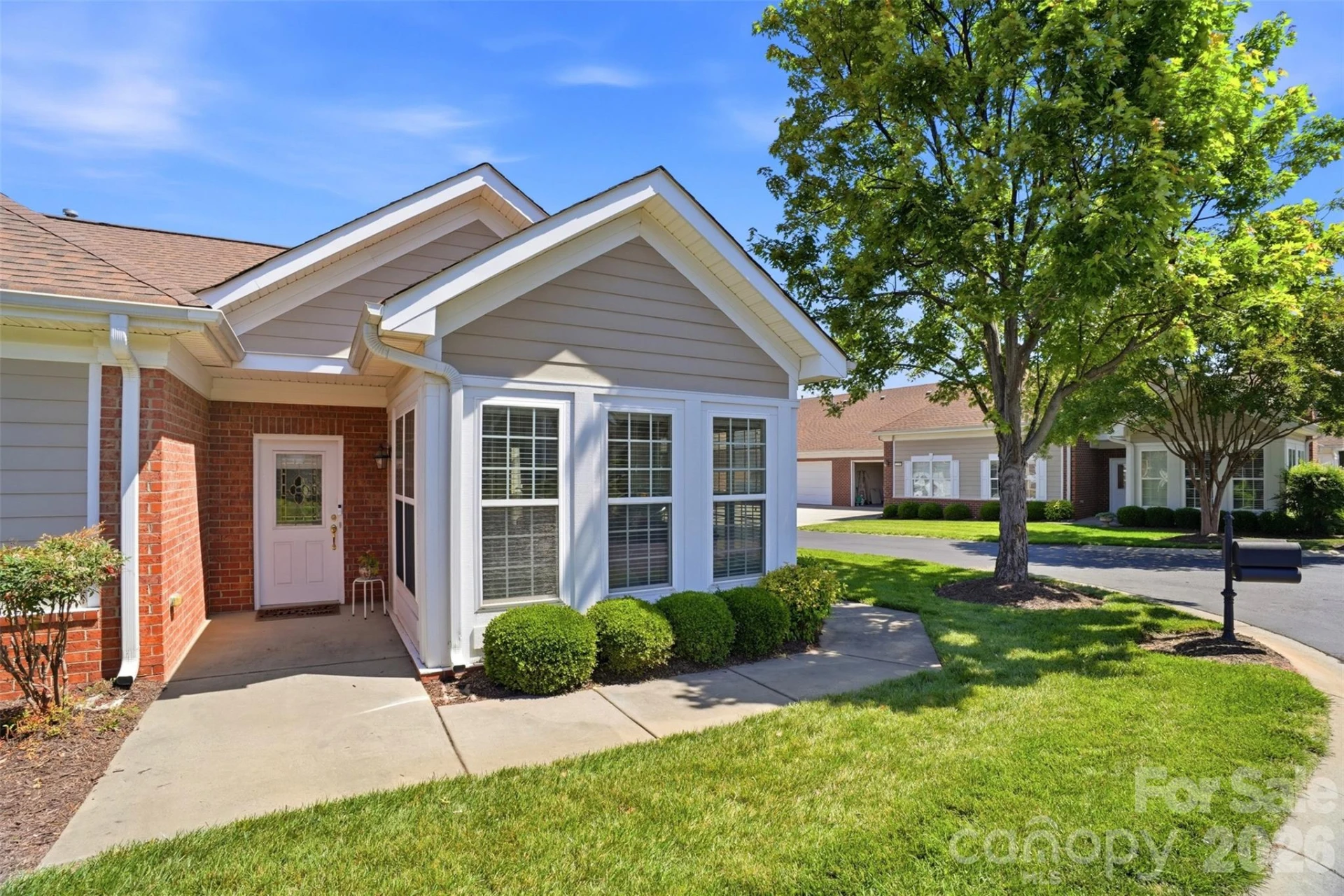 2118 Castle Court - Photo 2