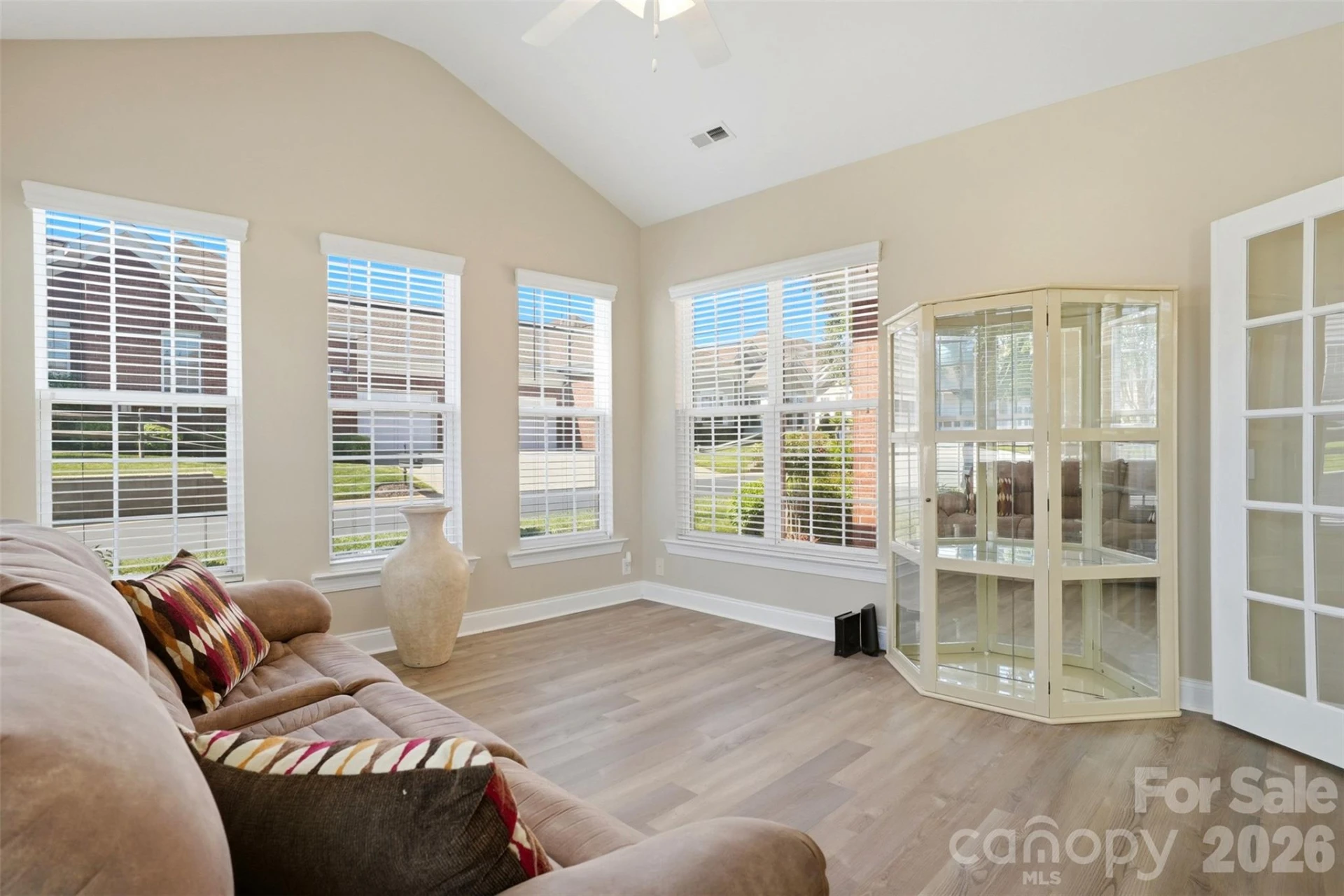 2118 Castle Court - Photo 4