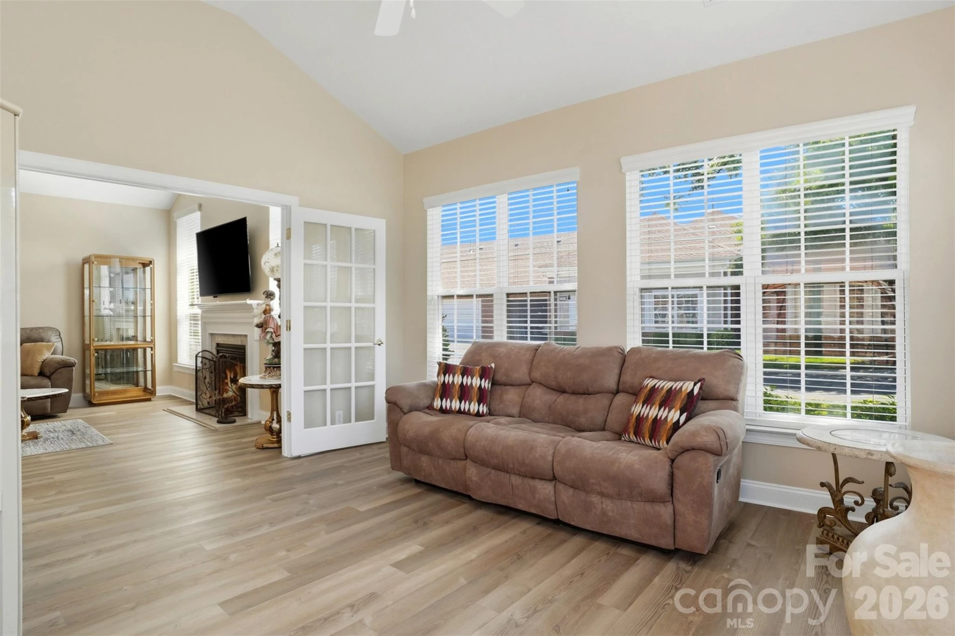 2118 Castle Court - Photo 5