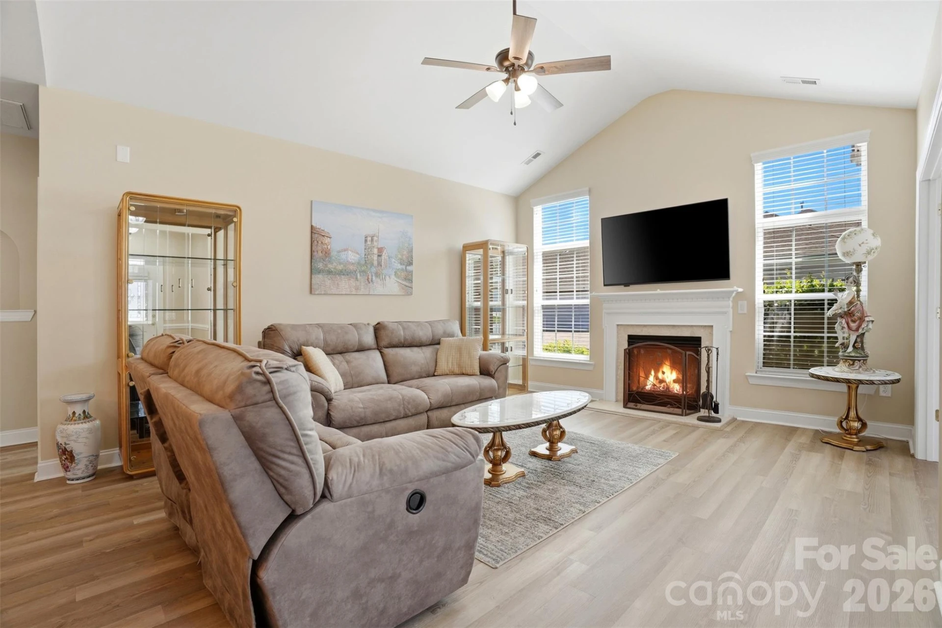 2118 Castle Court - Photo 6