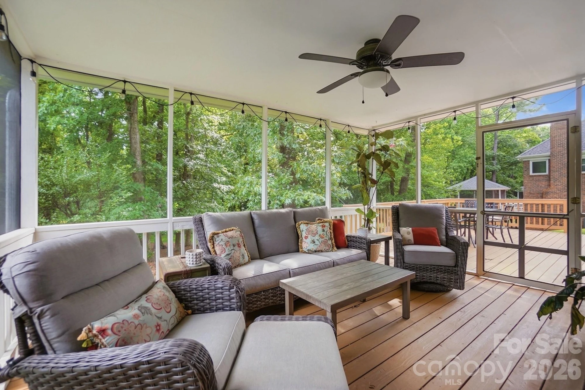 9918 Providence Forest Lane - Photo 32